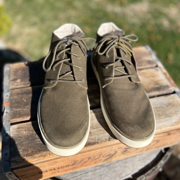 NWOT OluKai - Papakū ‘Ili Men’s Waxed Canvas Chukka Boots –Size 11 - Olive